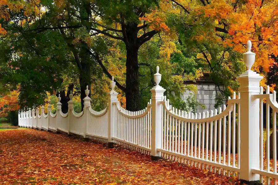 How A Fence Contractor Can Ensure A Quality Wood Fencing Job Gloucester, MA